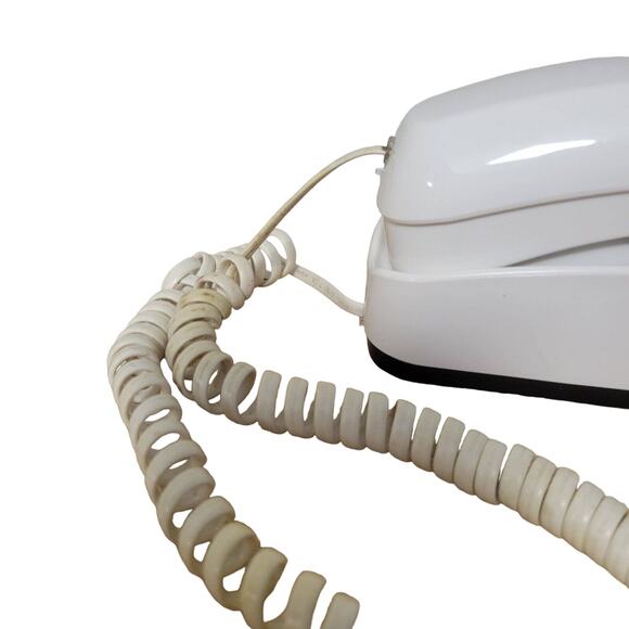 RADIO SHACK Trim PHONE, White, Corded Desk Wall Mount - Picture 3 of 9